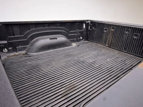 Used 2021 RAM 1500 Classic SLT image 30