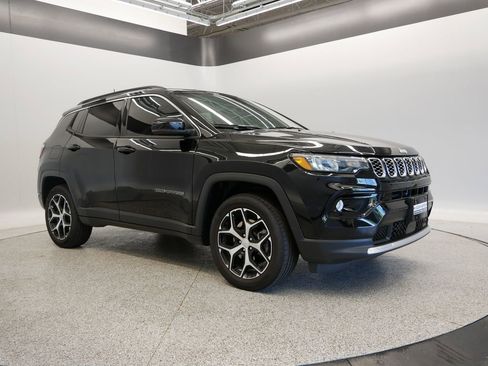 Certified 2024 Jeep Compass Limited image 15