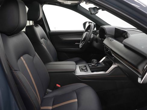 Certified 2025 MAZDA CX-70 3.3 Turbo S w/ Premium Package image 11