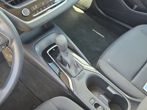 Used 2025 Toyota Corolla LE FWD image 21