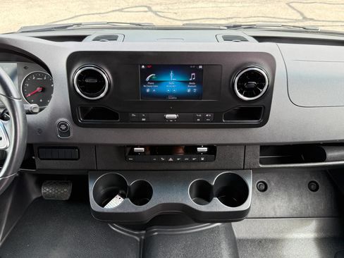 Used 2024 Mercedes-Benz Sprinter 2500 image 15