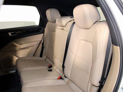 Certified 2023 Porsche Cayenne image 22