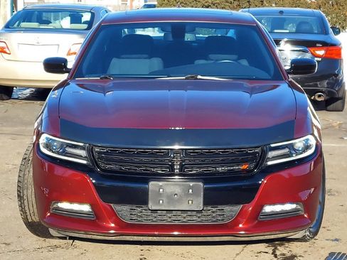 Used 2017 Dodge Charger SXT w/ Navigation & Travel Group image 2