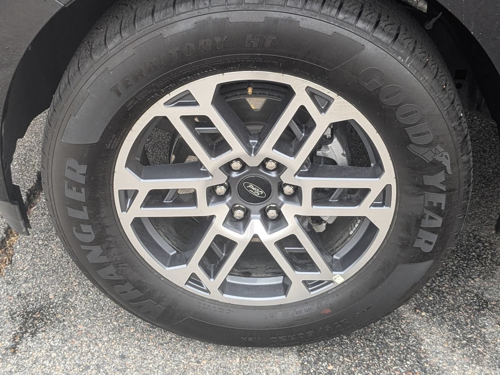 Used 2025 Ford Expedition Active RWD image 10