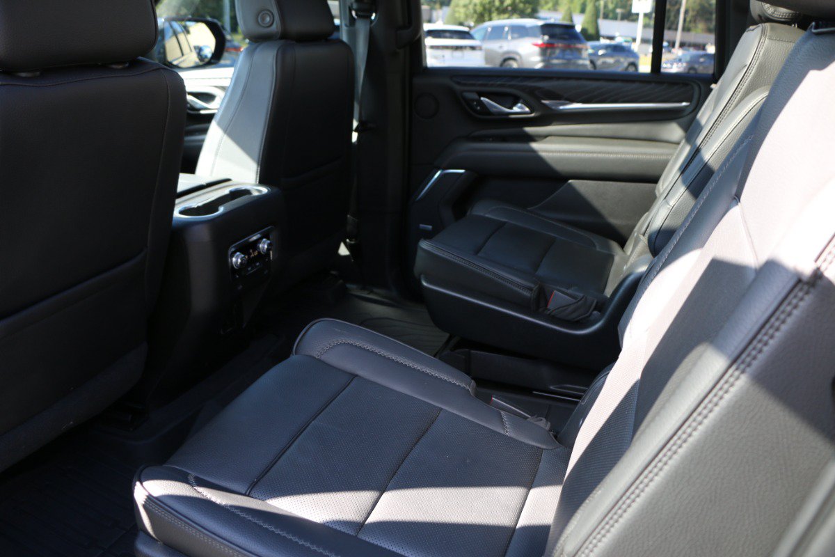 Used 2021 GMC Yukon XL Denali w/ Denali Premium Package AWD/4WD image 33