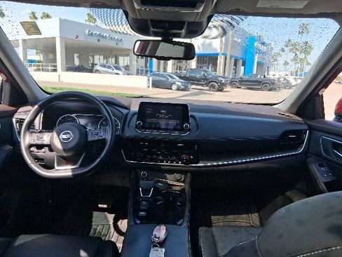 Used 2021 Nissan Rogue SL FWD image 12