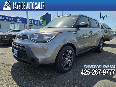 Used 2015 Kia Soul FWD image 1