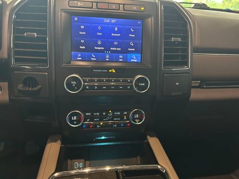 Used 2021 Ford Expedition Limited RWD image 20