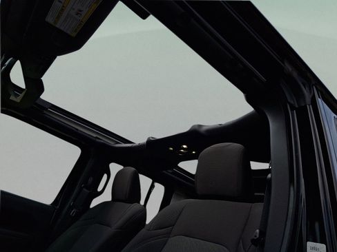 Certified 2022 Jeep Wrangler Unlimited Sport w/ Sun And Sound Package image 15