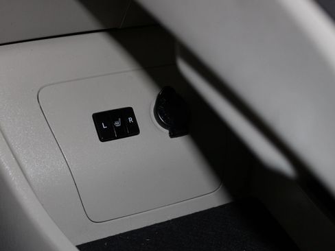 Used 2012 Toyota Prius Four FWD image 22