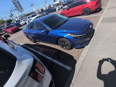 Used 2023 Hyundai Elantra SEL FWD image 7