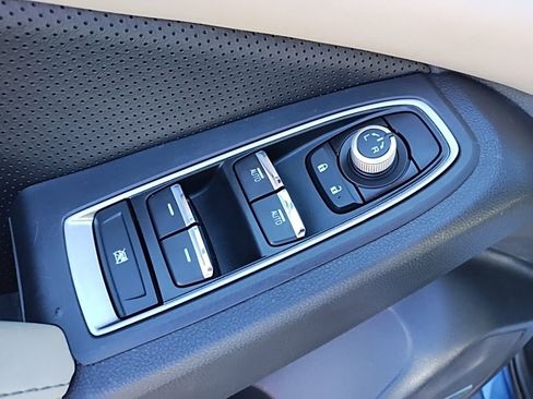 Certified 2022 Subaru Ascent Limited w/ Technology Package image 16