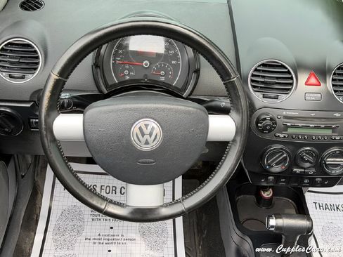Used 2009 Volkswagen Beetle Convertible FWD image 21
