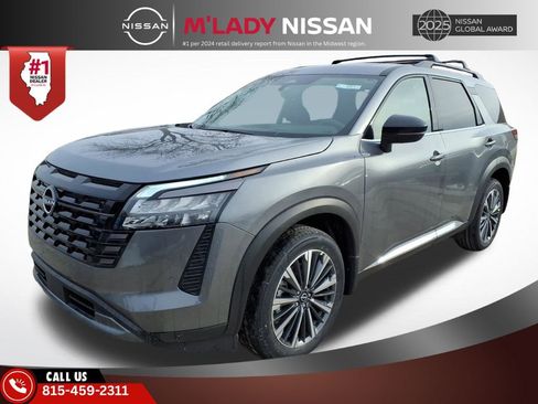 New 2026 Nissan Pathfinder Platinum image 3