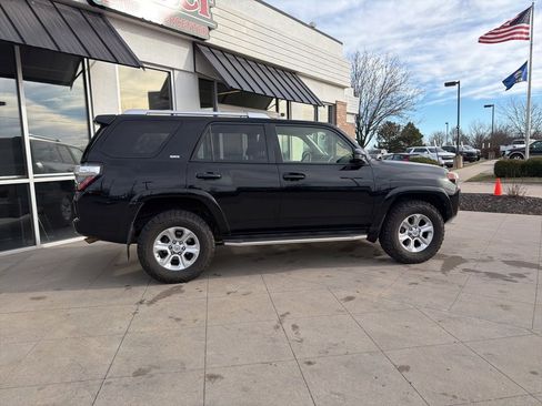 Used 2016 Toyota 4Runner SR5 image 5