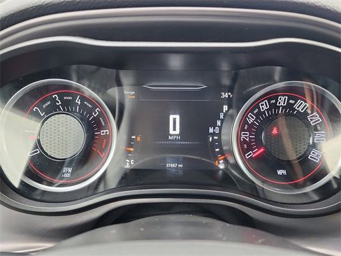 Used 2023 Dodge Challenger SXT image 27