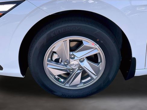 New 2026 Hyundai Elantra SE FWD image 13