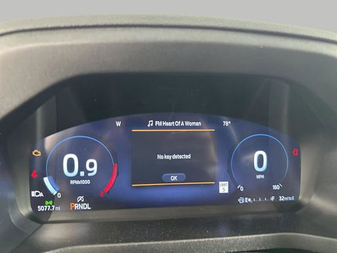 Used 2025 Ford Explorer Active w/ Active Comfort Package RWD image 18