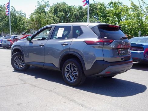 Used 2023 Nissan Rogue S AWD/4WD image 9