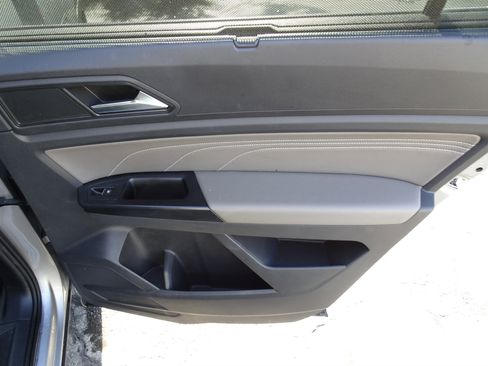 Used 2021 Volkswagen Atlas SE w/ Panoramic Sunroof Package image 24