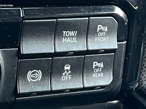Used 2024 RAM 3500 Limited AWD/4WD image 37
