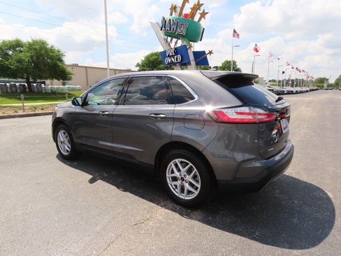 Used 2024 Ford Edge SEL image 16