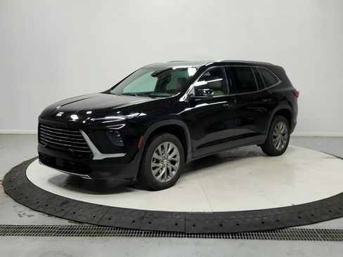 Used 2025 Buick Enclave Preferred w/ Power Package FWD image 4