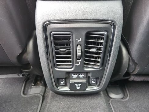 Used 2020 Jeep Grand Cherokee Limited w/ Luxury Group II RWD image 31