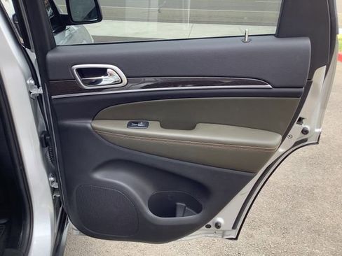 Used 2011 Jeep Grand Cherokee 70th Anniversary RWD image 35