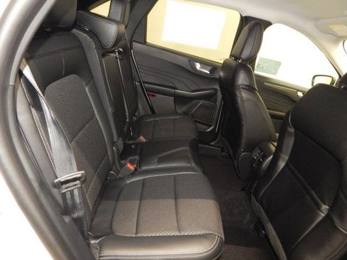 New 2025 Ford Escape SE image 17