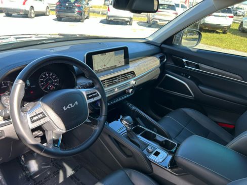 Used 2022 Kia Telluride EX w/ EX Premium Package image 24