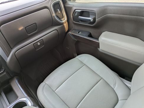 Certified 2022 GMC Sierra 1500 SLT w/ SLT Premium Plus Package image 16