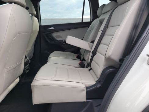 Used 2020 Volkswagen Tiguan SEL Premium R-Line w/ 3rd Row Seat Package AWD/4WD image 10