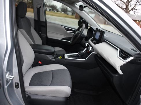 Used 2019 Toyota RAV4 XLE image 24