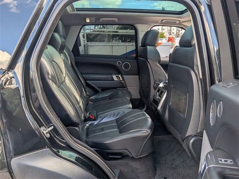 Used 2017 Land Rover Range Rover Sport SE image 12