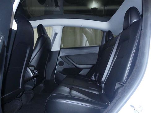Used 2023 Tesla Model Y AWD image 21