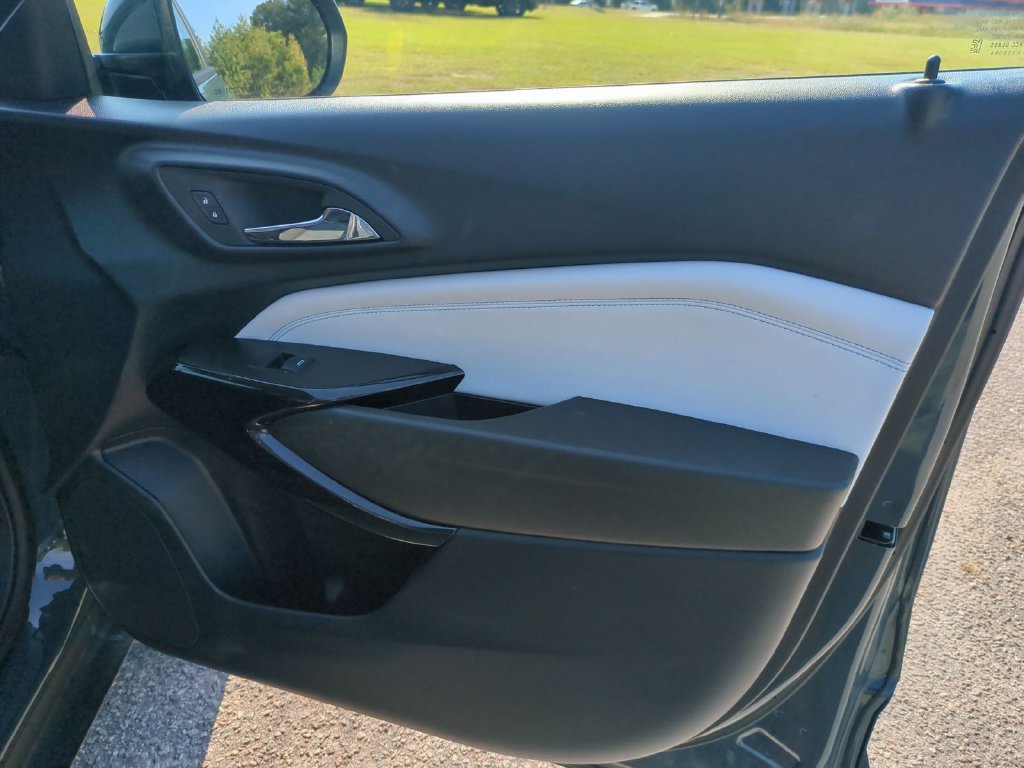 Used 2026 Chevrolet Trax LT FWD image 31