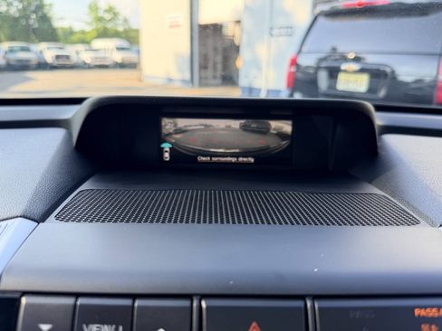 Used 2019 Subaru Ascent Touring AWD/4WD image 7