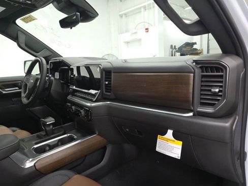 New 2026 Chevrolet Silverado 1500 High Country w/ High Country Premium Package image 26
