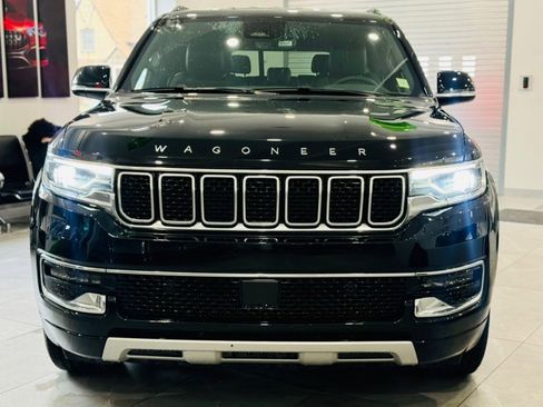 Used 2024 Jeep Wagoneer L Series II w/ Flexible Seating Group image 2