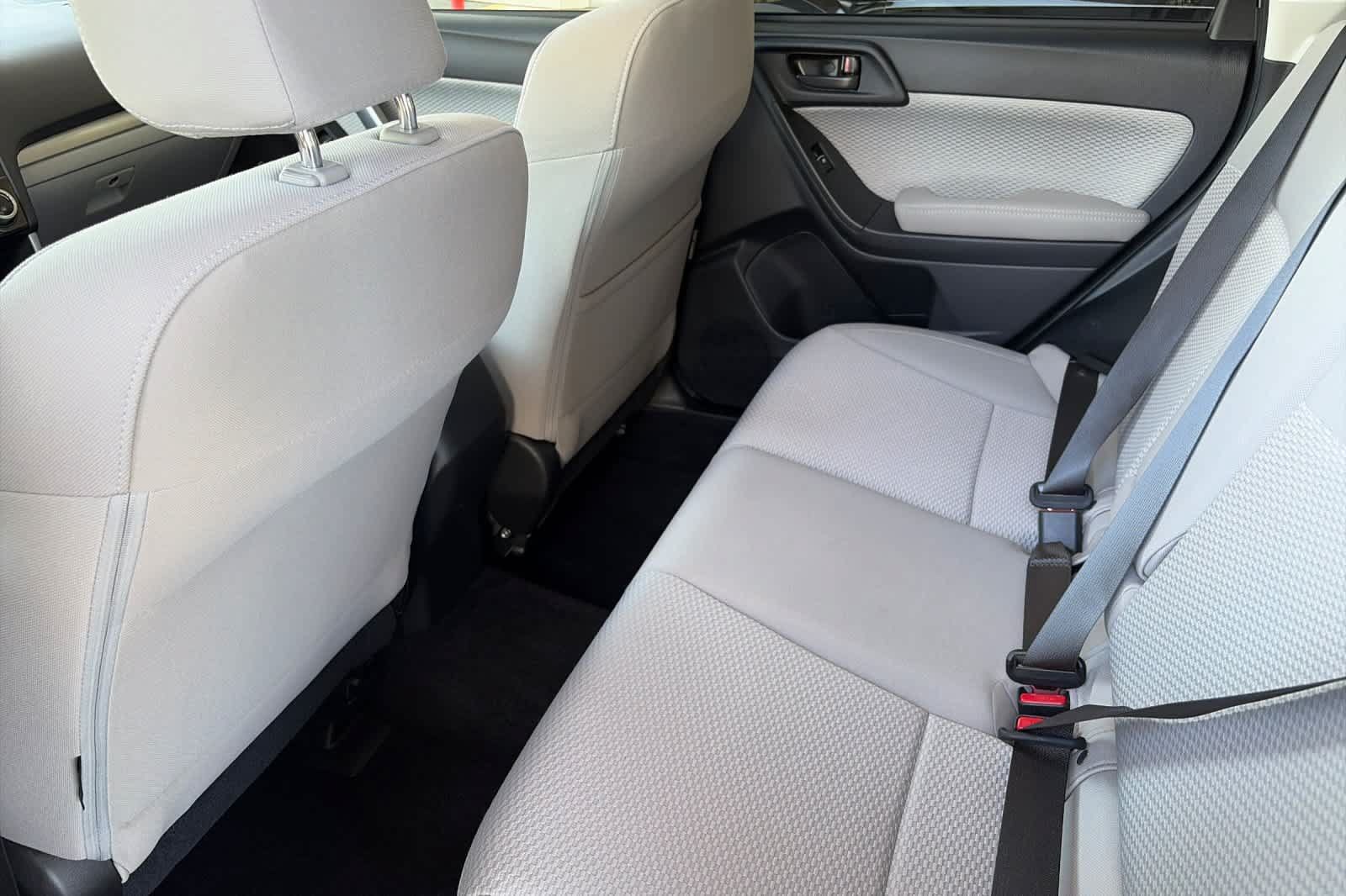 Used 2017 Subaru Forester 2.5i Premium AWD/4WD image 4