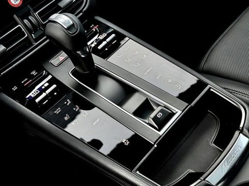 New 2026 Porsche Macan image 28