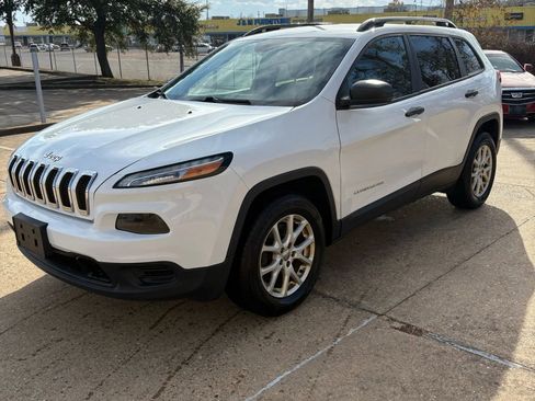 Used 2017 Jeep Cherokee Sport w/ Cold Weather Group image 1