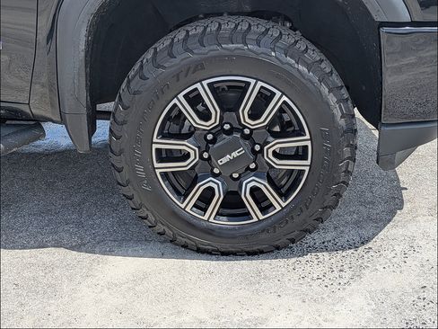 Used 2021 GMC Sierra 2500 AT4 w/ AT4 Preferred Package AWD/4WD image 12