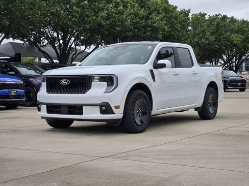 Used 2025 Ford Maverick Lobo AWD/4WD image 2