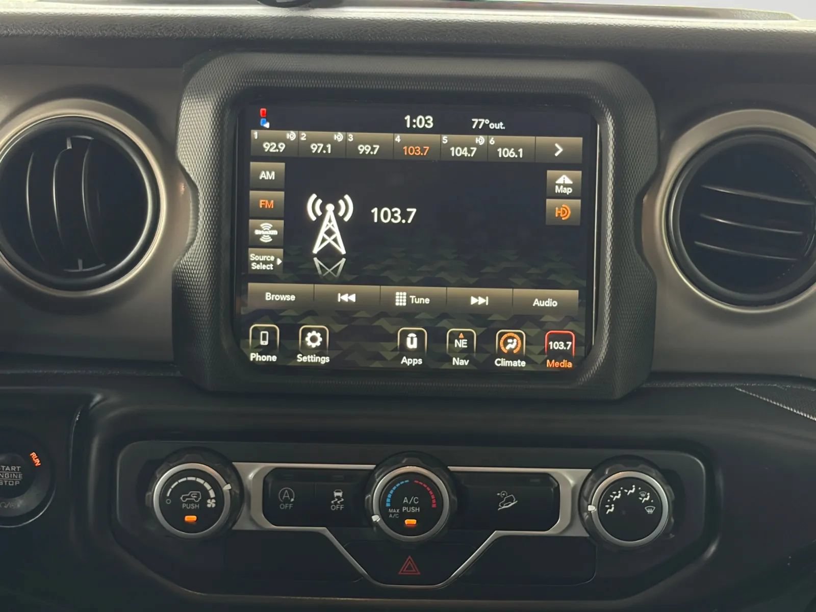 Used 2020 Jeep Wrangler Unlimited Sport AWD/4WD image 23