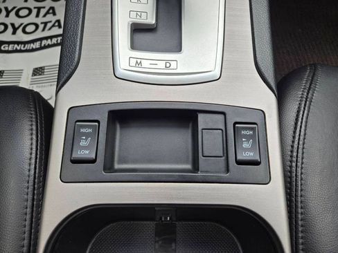 Used 2013 Subaru Outback 2.5i Limited AWD/4WD image 12