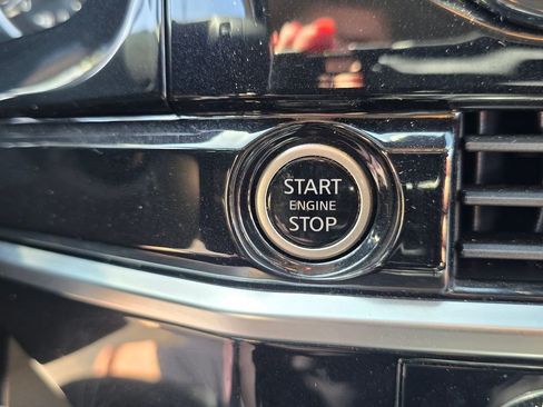 Used 2023 Nissan Pathfinder SL FWD image 33