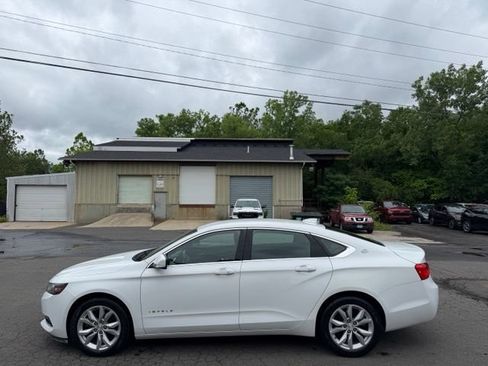 Used 2019 Chevrolet Impala LT FWD image 9