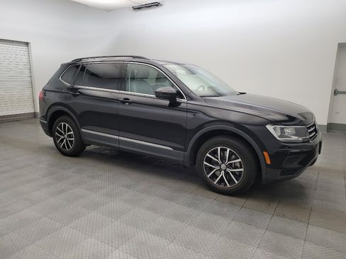Used 2021 Volkswagen Tiguan SE w/ Panoramic Sunroof Package image 11